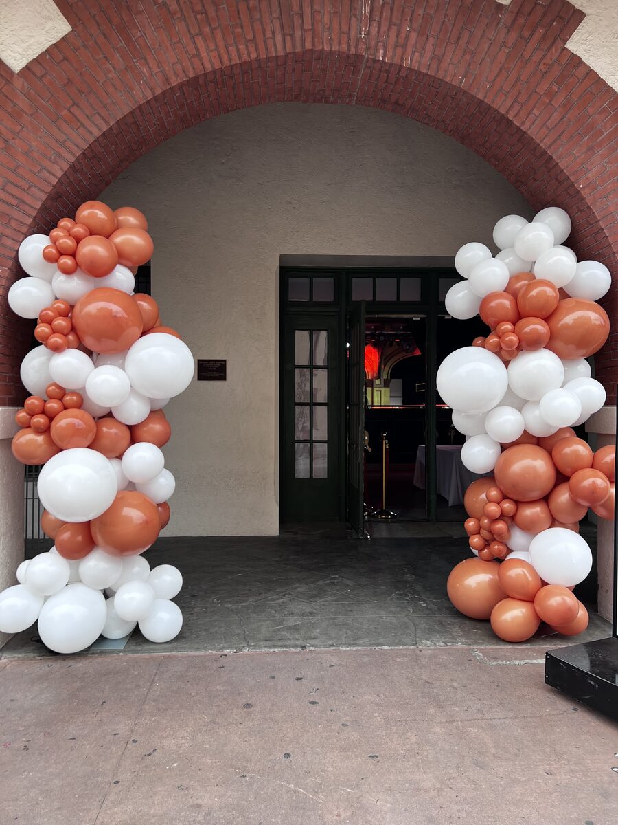 Restaurant balloon décor for 1902 Bar and Grill San Antonio TX