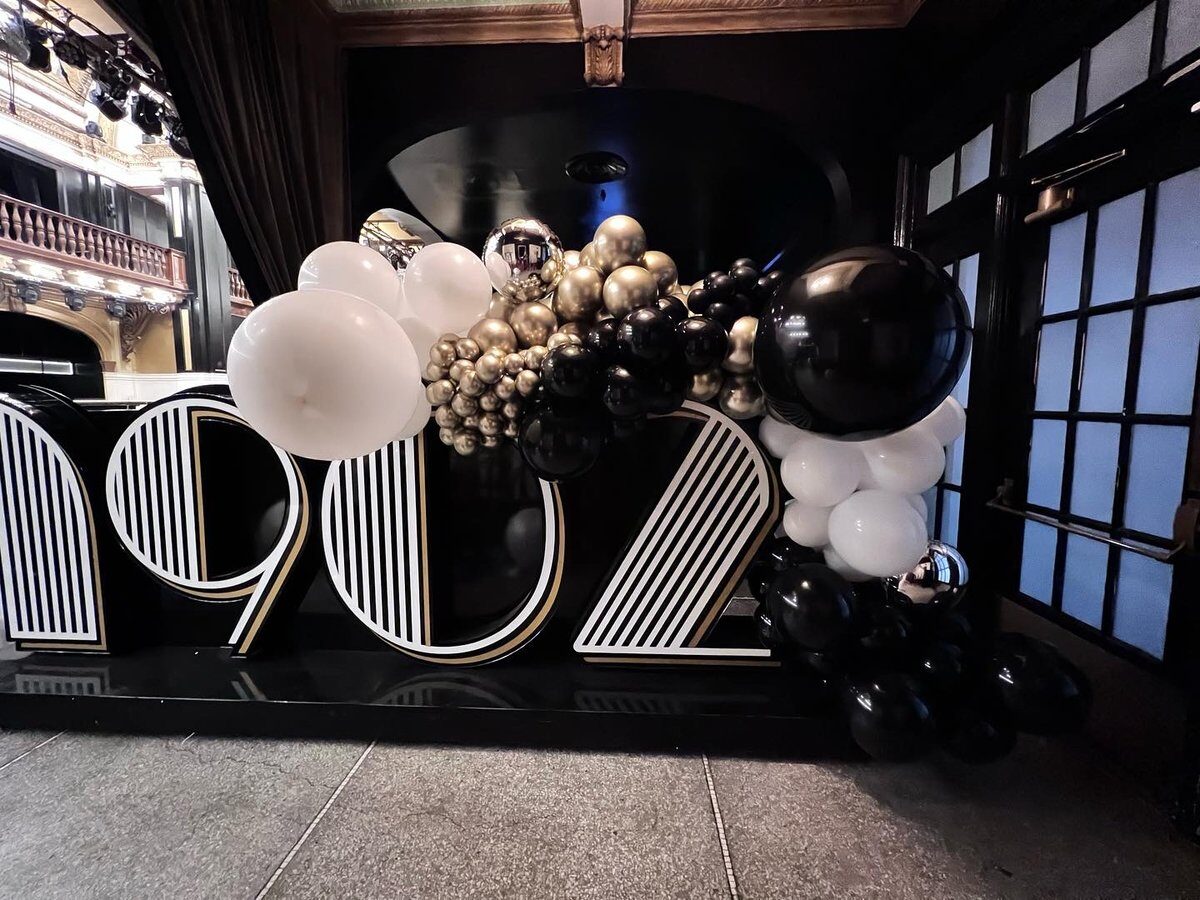 Balloon garland for 1902 Bar and Grill event in San Antonio TX